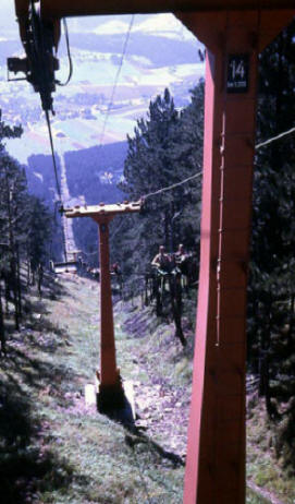 Sesselbahn Hohe Wand, Blechkastenstütze